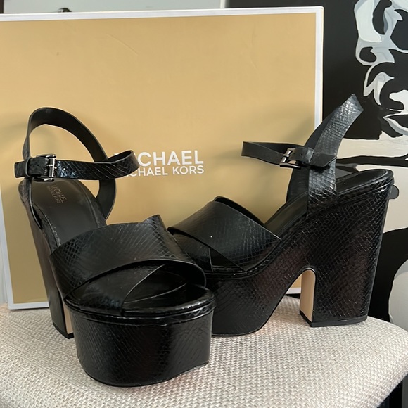 Michael Kors Black SnakePrint Platforms - Picture 2 of 6